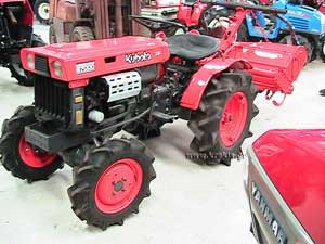 KUBOTA B7000