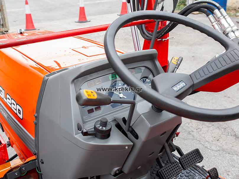 Τρακτέρ με κουβά KUBOTA GL220DT