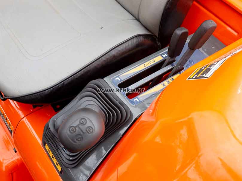 Τρακτέρ με κουβά KUBOTA GL220DT